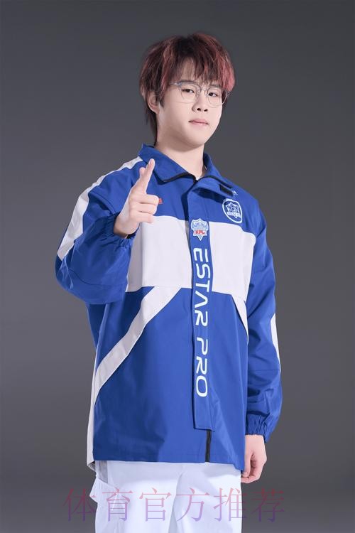 武汉eStarPro春季赛定妆照：Fly领衔，星芒再度点亮赛场