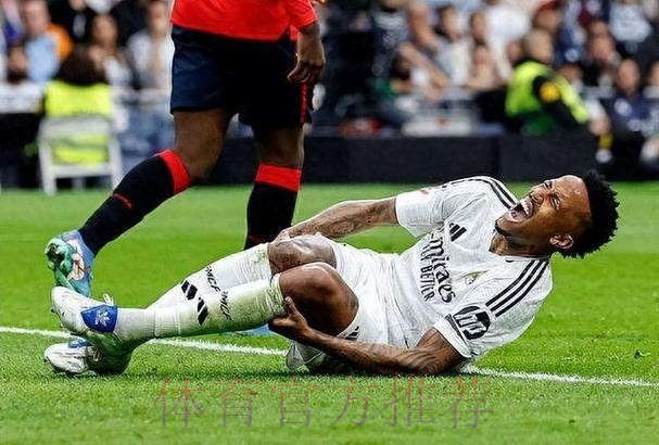 六台记者:皇马考虑让米利唐在国家德比任右后卫